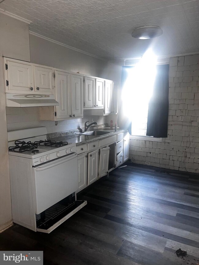 511 N Port St, Baltimore, MD 21205 - photo 5