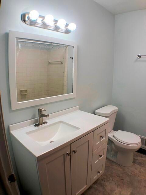 W Holmes 3212 Bathroom 1.JPEG