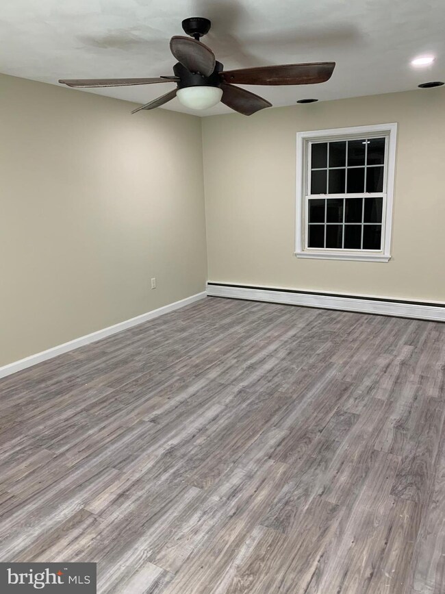 75 N 6th St, Mount Wolf, PA 17347 - photo 5