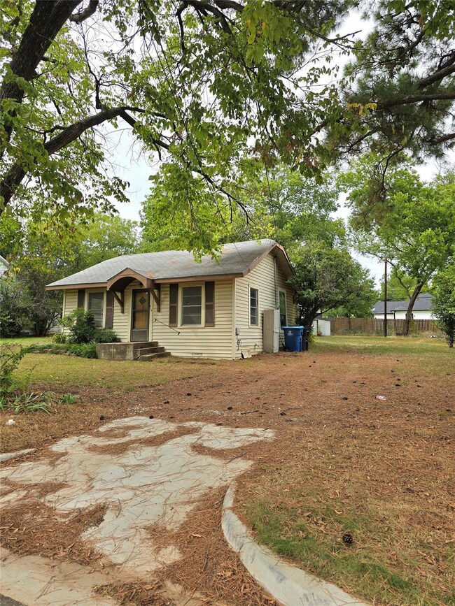 515 E Murray St, Denison, TX 75021 - photo 3