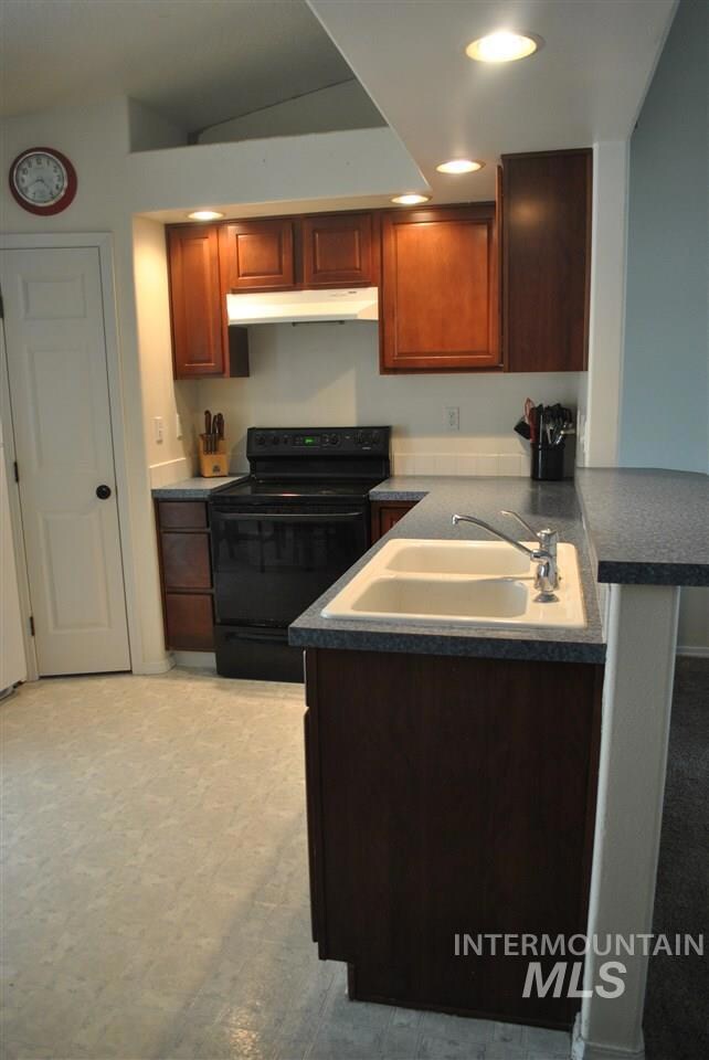 834 S Chestnut St, Nampa, ID 83686 - photo 5