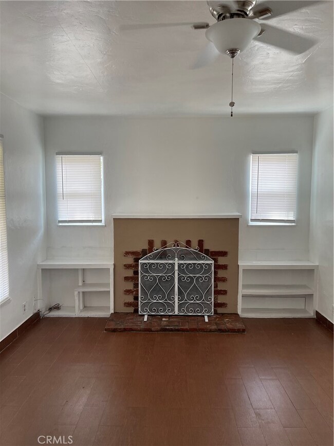 Living room Fireplace