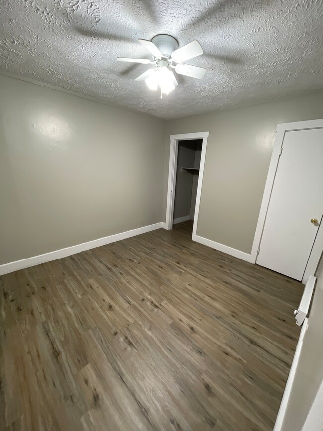 102 W Main St, Thorntown, IN 46071 - photo 5