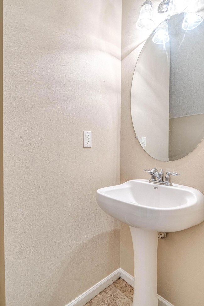 141 Swaying Pine Ct, Crestview, FL 32539 - photo 6