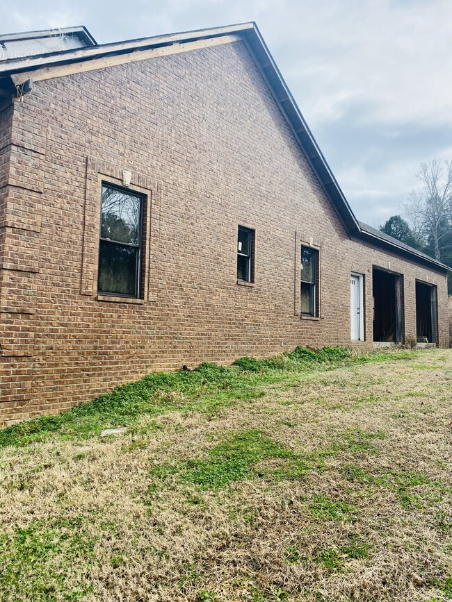 463 Holder Cemetery Rd, Linden, TN 37096 - photo 4