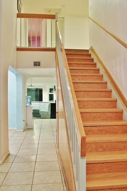 Foyer | Stairs to Bedrooms