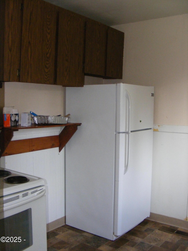 557 NE Highway 20, Toledo, OR 97391 - photo 5