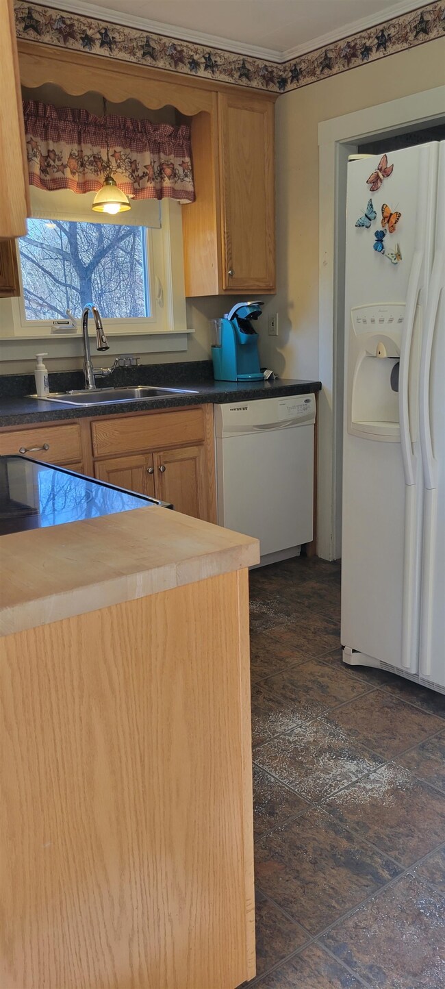 35 Indian Ridge Rd, Contoocook, NH 03229 - photo 3