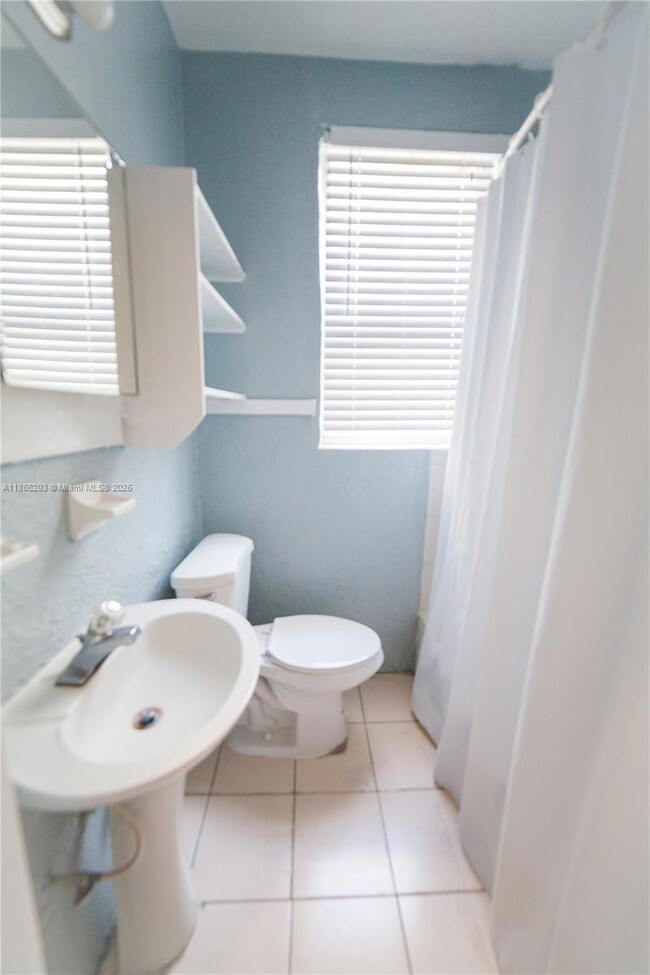 119 Menores Ave unit 12, Coral Gables, FL 33134 - photo 2