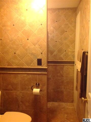 main level bath