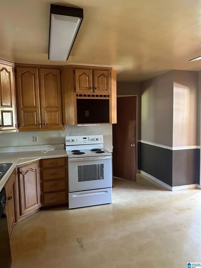 2536 2nd Place NW, Center Point, AL 35215 - photo 4