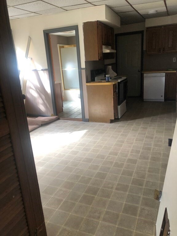 6 Carlstad St unit 1, Worcester, MA 01607 - photo 4