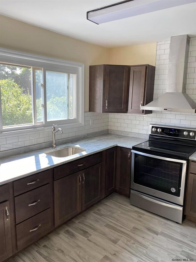 10 Leonard Ave, Troy, NY 12180 - photo 2