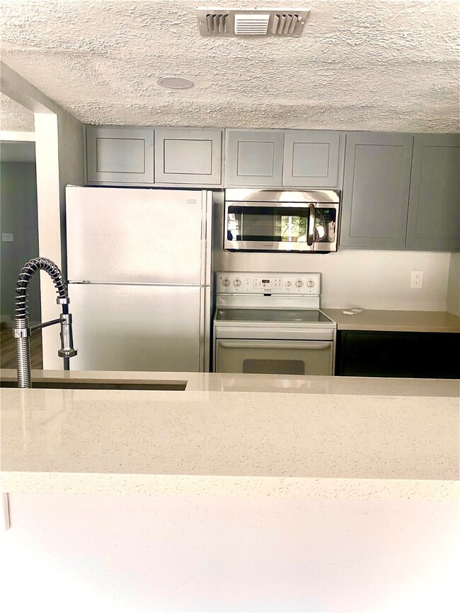 3928 Laura Leigh Dr unit 3526, Friendswood, TX 77546 - photo 6