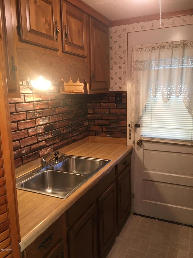 1606 Fairview Ave, Berwick, PA 18603 - photo 7