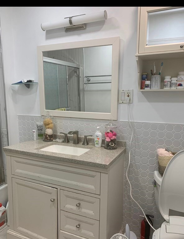 11 Dehon St unit 5, Revere, MA 02151 - photo 4