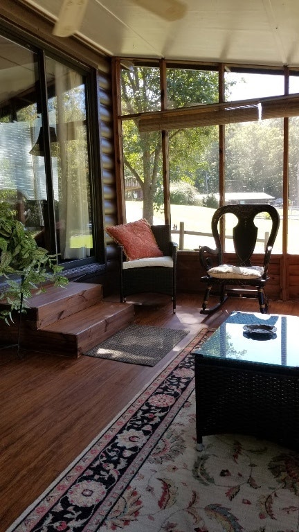 Screened in porch