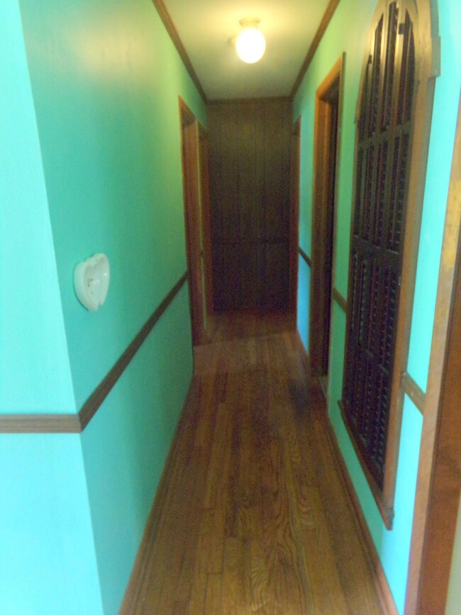HALLWAY9419hall