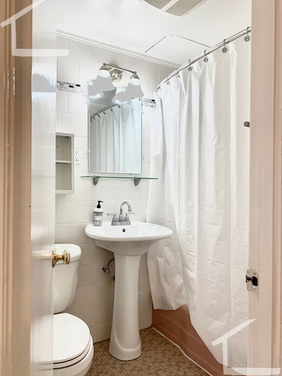 170 Winthrop Rd unit 4, Brookline, MA 02445 - photo 6