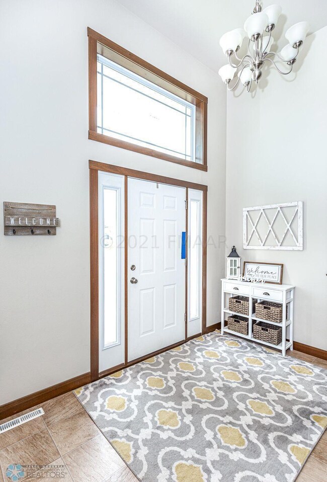 4017 Entryway