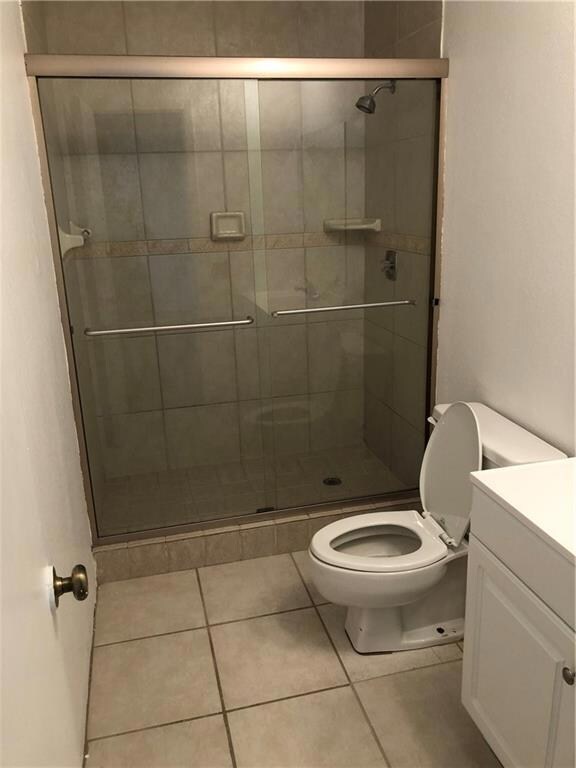 Full bathroom - upstairs