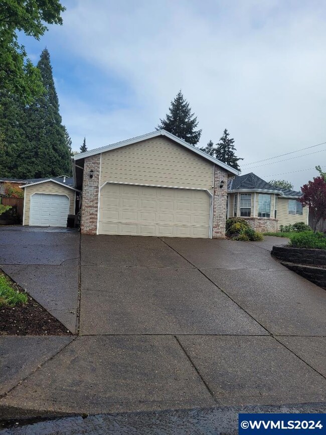 899 Alvina St SE, Salem, OR 97306 - photo 2