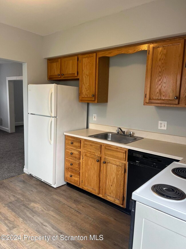 1112 Taylor Ave unit 2, Scranton, PA 18510 - photo 4