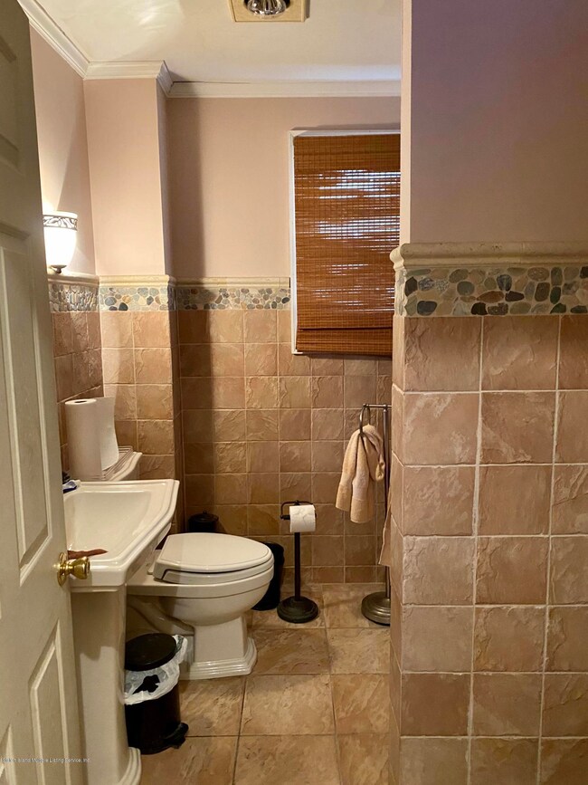 71 Margaret St, Staten Island, NY 10308 - photo 3