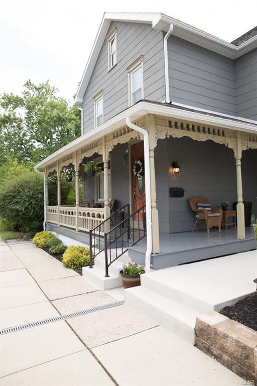 569 Broad St, Emmaus, PA 18049 - photo 3