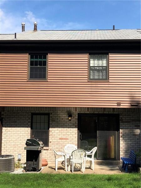 Exterior back patio, great for grilling!