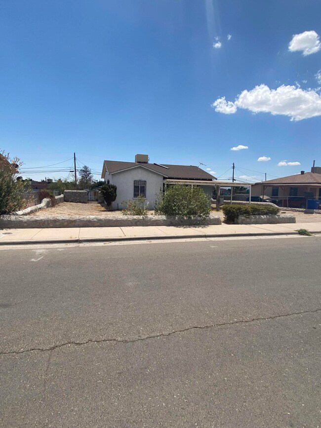 7510 Hermosillo Dr, El Paso, TX 79915 - photo 3