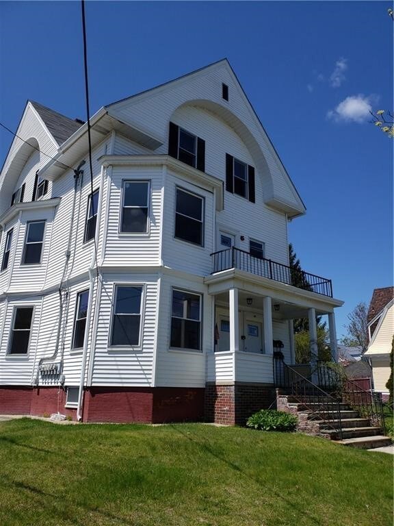 623 Pontiac Ave unit 3, Cranston, RI 02910 - photo 2