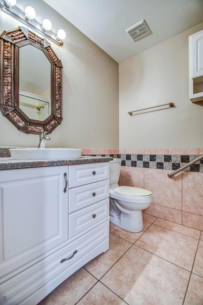Bathroom 2-2