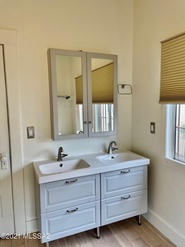 Bath vanity main house