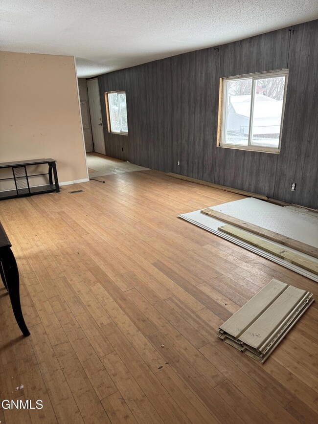 4501 Columbus Ct, Mandan, ND 58554 - photo 5