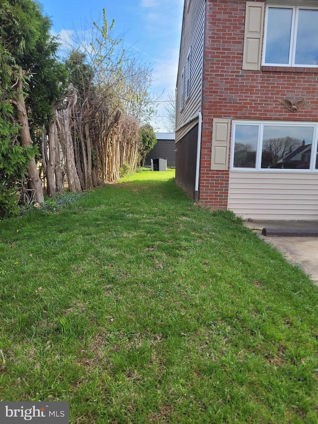 1217 Sheridan St, Reading, PA 19611 - photo 2