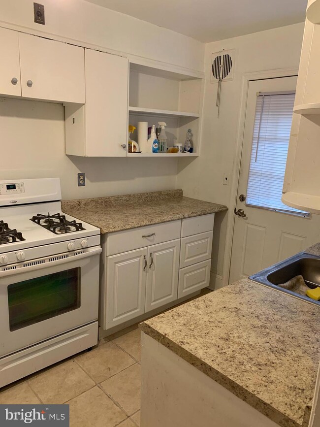 8109 Pleasant Plains Rd, Towson, MD 21286 - photo 7