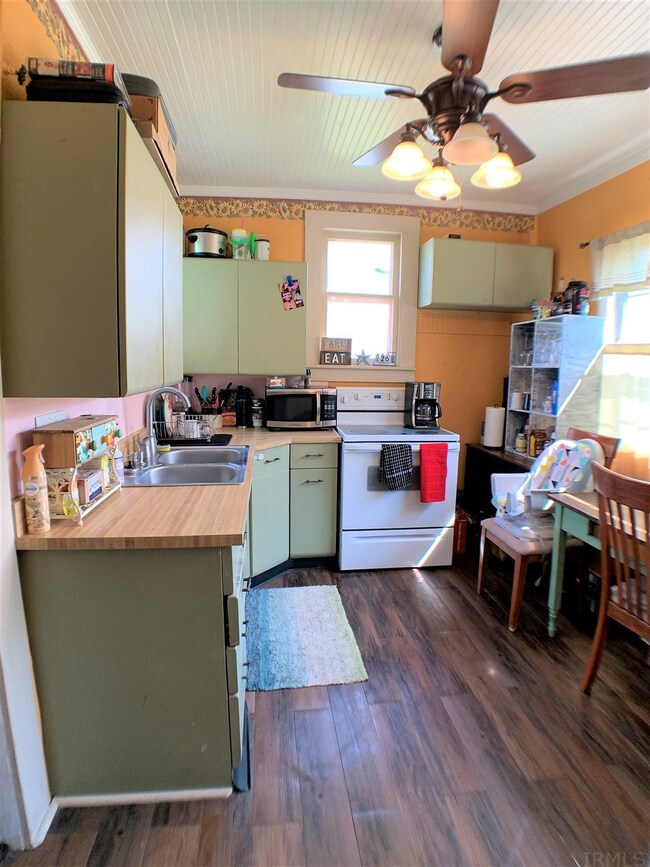 512 W Central Ave, Bluffton, IN 46714 - photo 5