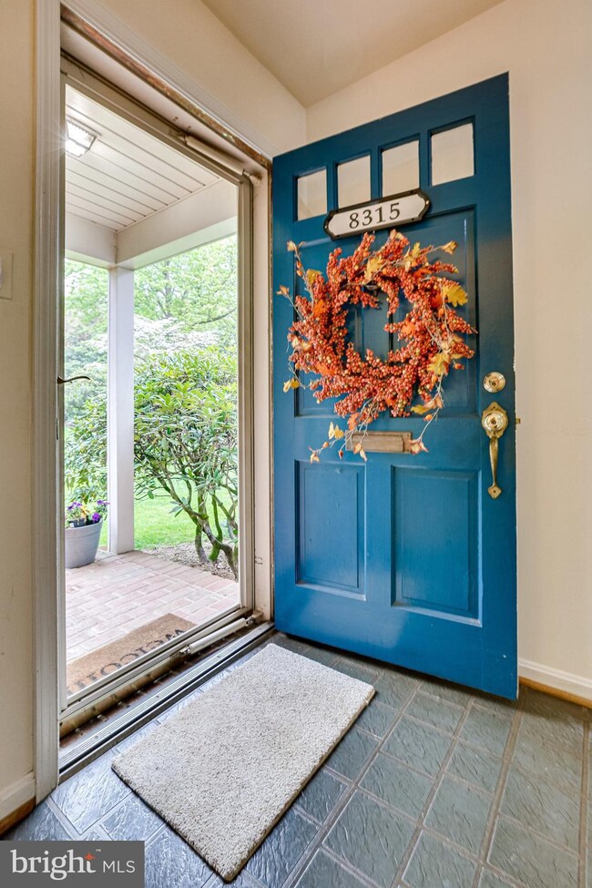 8315 Chartwell Ct, Annandale, VA 22003 - photo 6