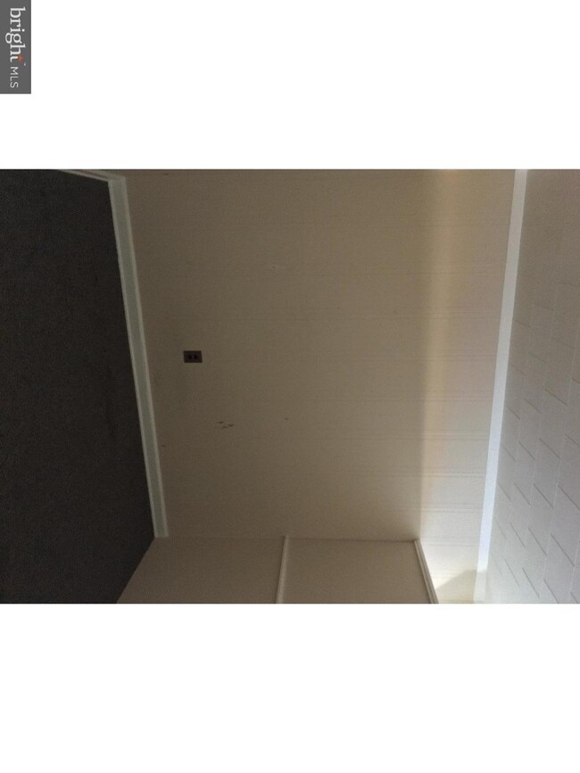 38 S Main St unit . 6, Shenandoah, PA 17976 - photo 3