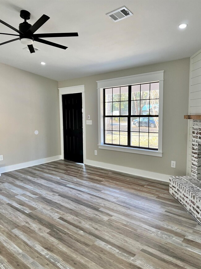 25 Ann Cir, Crawfordville, FL 32327 - photo 2