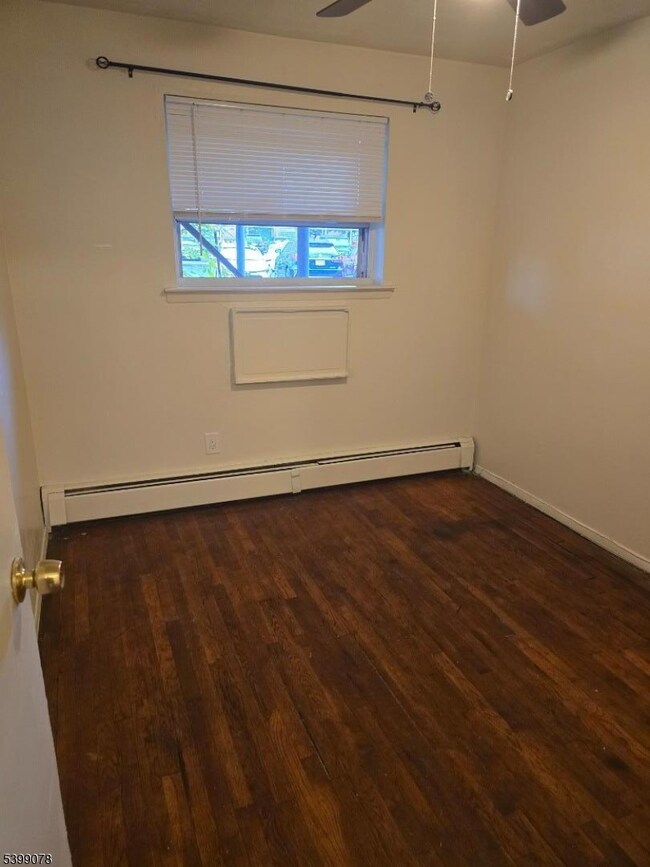22 Sunset Ave unit 2, Bayonne, NJ 07002 - photo 3