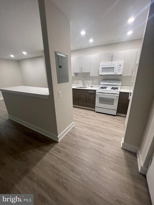 361 Thorn Ln unit 2, Newark, DE 19711 - photo 5