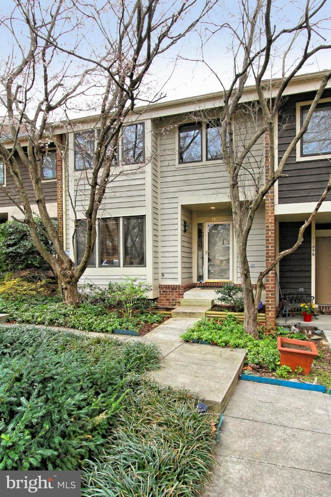 11008 Thrush Ridge Rd, Reston, VA 20191 - photo 3