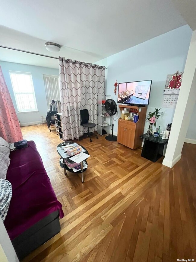 35-91 161st St unit 6J, Flushing, NY 11358 - photo 2