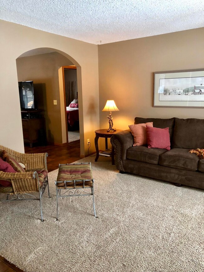 400 E Oakmond Ave, Mitchell, SD 57301 - photo 5