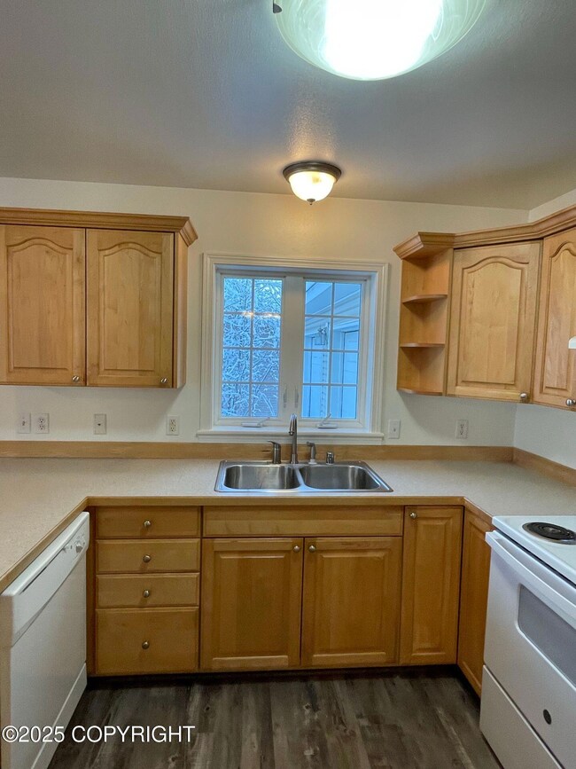 8114 W Donna Marie Ln unit 1, Wasilla, AK 99623 - photo 5