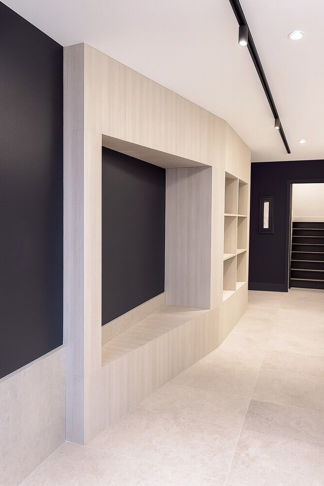 1811 Menahan St unit 2F, Flushing, NY 11385 - photo 5