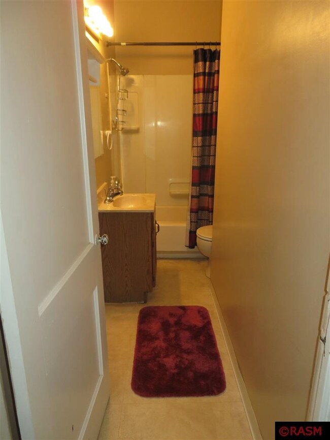 426 N 5th St, Mankato, MN 56001 - photo 4