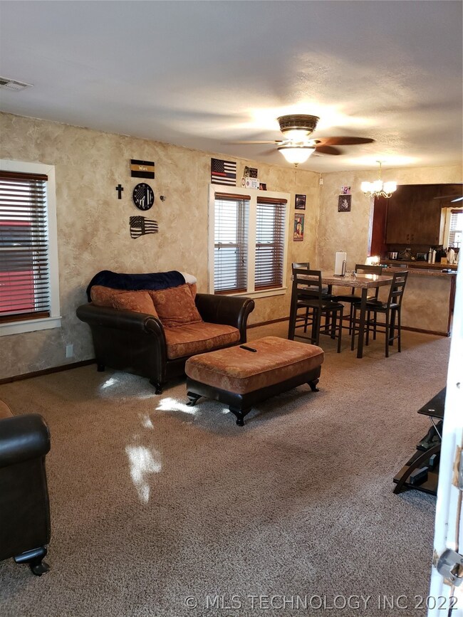 215 S 3rd St, Eufaula, OK 74432 - photo 7